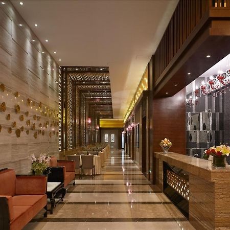 Sovereign Hotel Zhanjiang Buitenkant foto