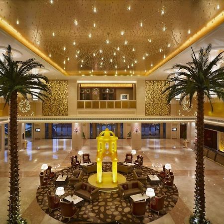 Sovereign Hotel Zhanjiang Buitenkant foto