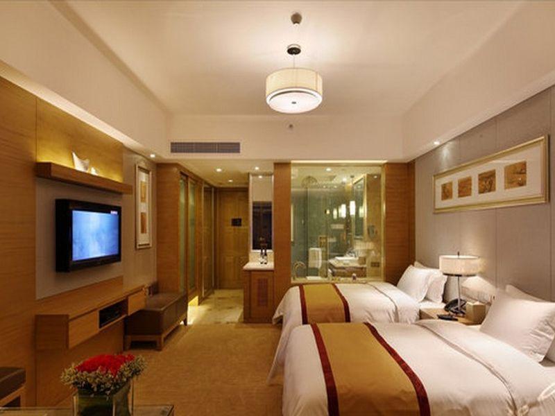 Sovereign Hotel Zhanjiang Buitenkant foto
