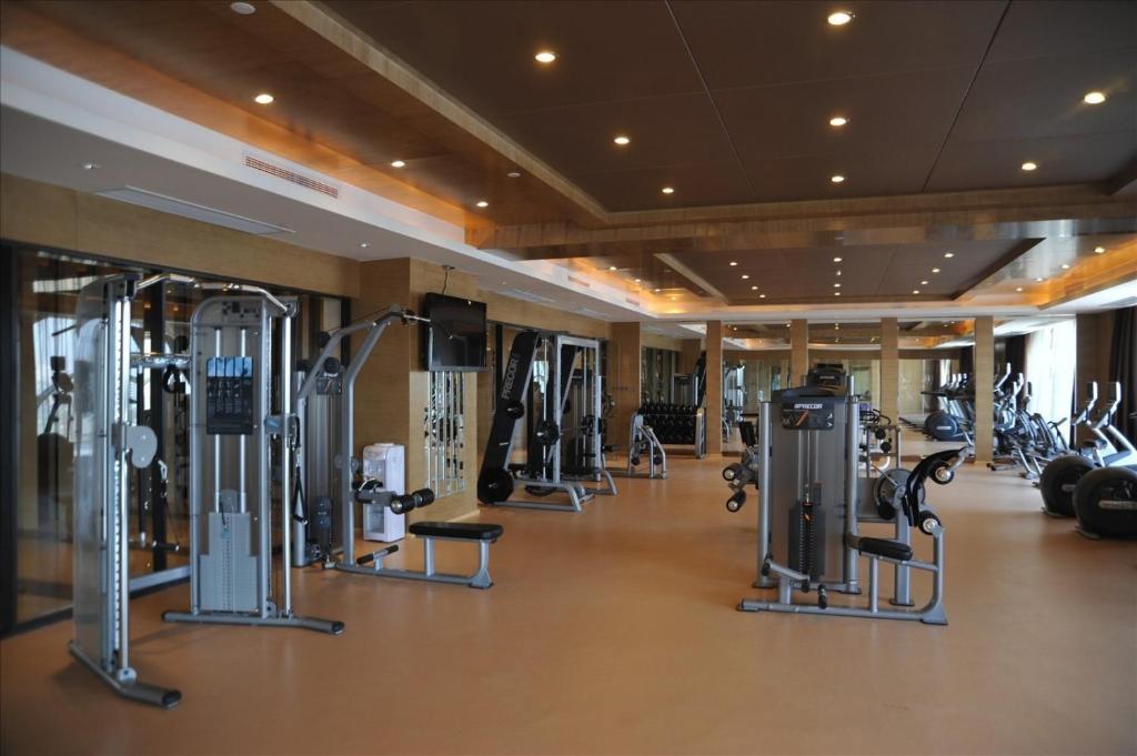 Sovereign Hotel Zhanjiang Buitenkant foto
